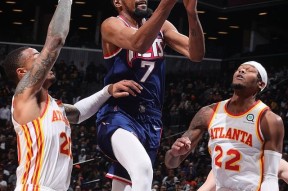 包含哈登焦点对战，杜兰特与40激战美国队分钟，领先优势明显胜负难料！热度持续攀升的词条